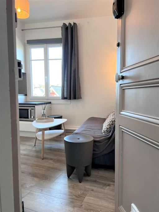 Le Cyrano, Deauville - App. T2 Proche De La Mer Εξωτερικό φωτογραφία
