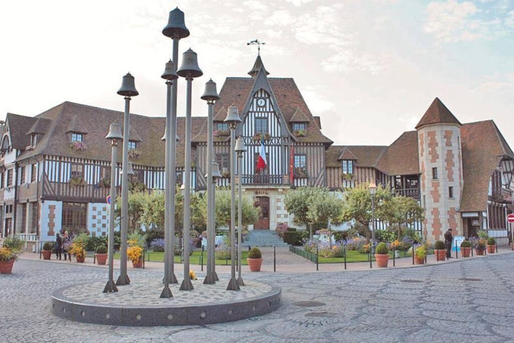 Le Cyrano, Deauville - App. T2 Proche De La Mer Εξωτερικό φωτογραφία