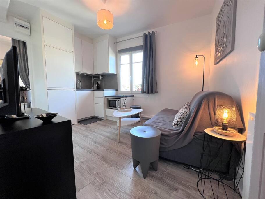 Le Cyrano, Deauville - App. T2 Proche De La Mer Εξωτερικό φωτογραφία